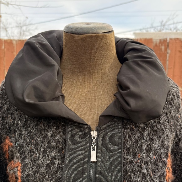 Unique 90s Edgy textured charcoal knit coat/cardigan 🖤 - Picture 4 of 12